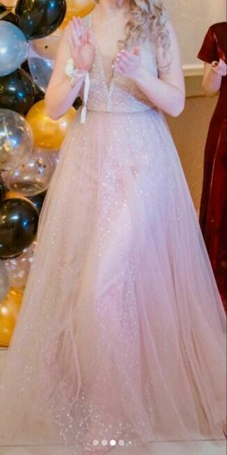 Bardzo Elegancka Sukienka