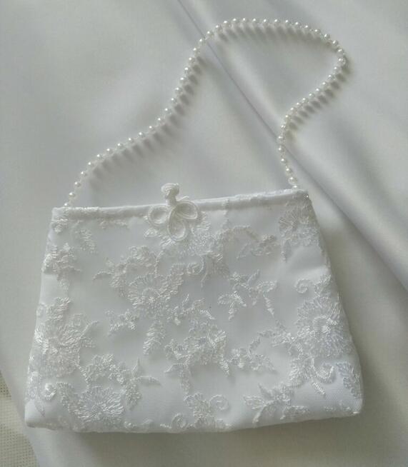 Sprzedam sukienkę komunijną plus dodatki