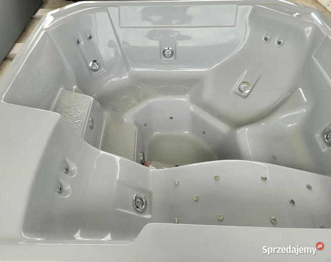JACUZZI OGRODOWE 5 osobowe, całoroczne jakuzzi, wanna spa