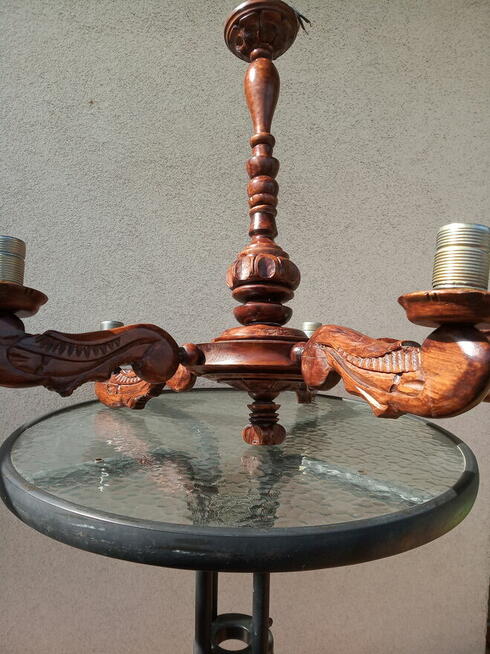 Unikatowy, pięknie rzeźbiony żyrandol