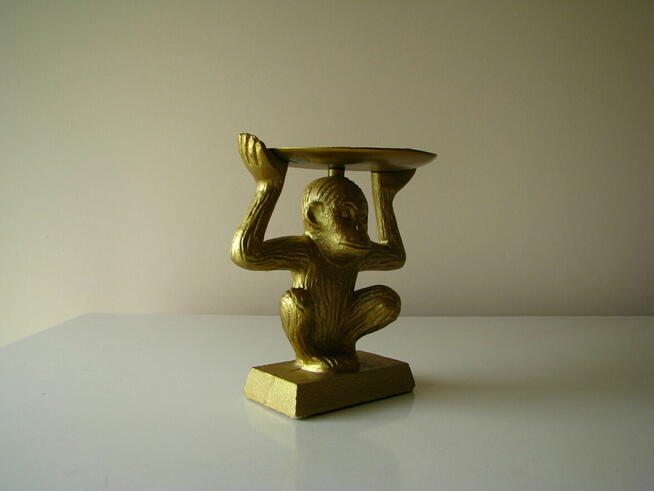 Świecznik złota małpka na dużą świecę, figurka