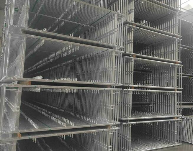 Rusztowania fasadowe plettac -zestaw pow. robocza 150 m2