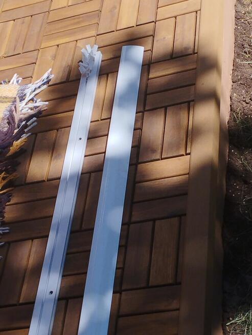 Karnisz biały z żabkami i listwą