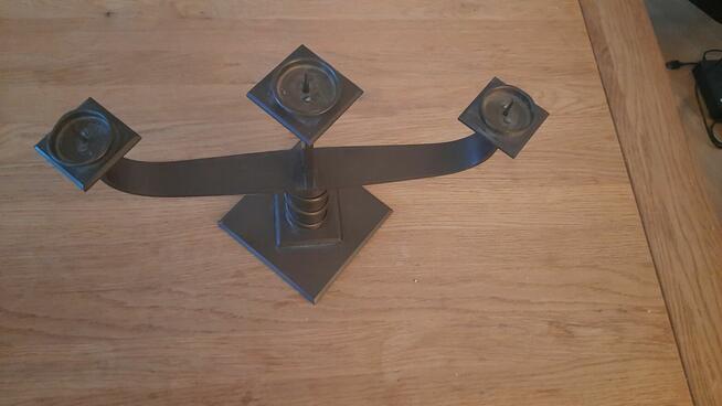 Dwa ładne stare świeczniki vintage