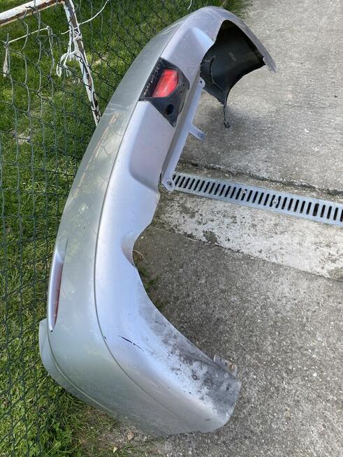 Zderzak Tylny Mazda 5 .