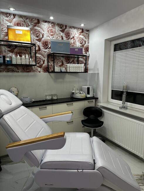 Zatrudnimy manicurzystkę -stylistkę paznokci