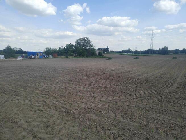 Sprzedam działkę budowlaną z warunkami zabudowy