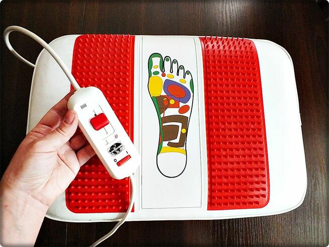 Poduszka elektryczna do masażu i rozgrzewania stóp PLANETA