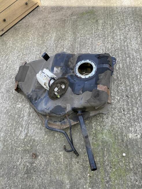 Zbiornik paliwa , bak Mazda 5