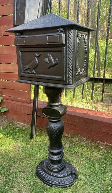 Żeliwny zestaw : 2 kosze w stylu retro + skrzynka na listy.