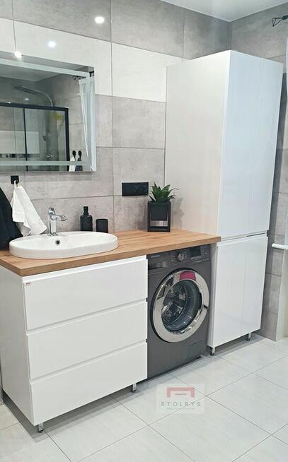 Meble łazienkowe na wymiar, szafka na wymiar STOLRYS złożone