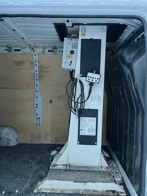 Renault Master Podnośnik koszowy