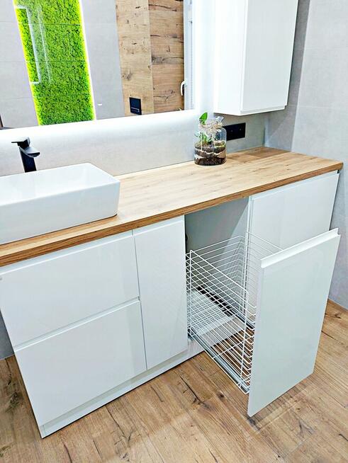 Meble łazienkowe na wymiar, szafka na wymiar STOLRYS złożone