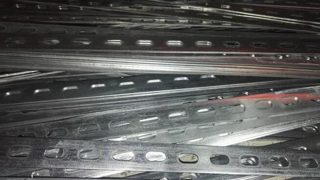Płaskownik perforowany 25x2mm ocynk - 5,50 ZŁ /1MB. NETTO