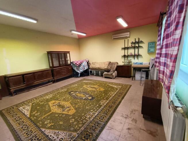 Dom na działce 4200 m2 w Gródku gm. Policzna.