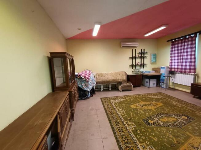 Dom na działce 4200 m2 w Gródku gm. Policzna.