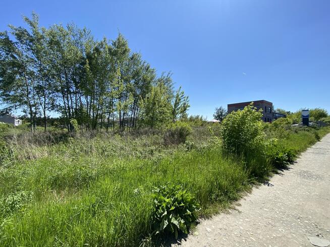 Działka na sprzedaż w Ujrzanowie - 1065 m²