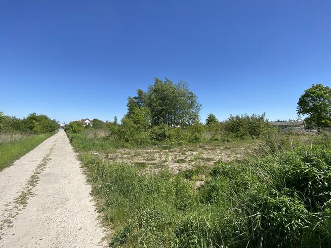 Działka na sprzedaż w Ujrzanowie - 1065 m²