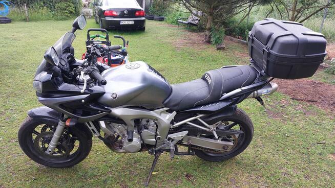 YAMAHA FZ6