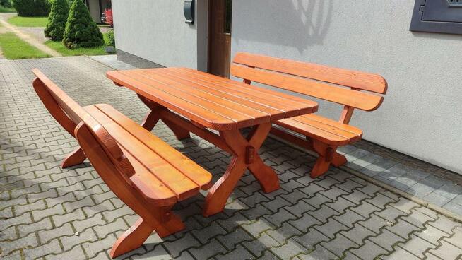 Drewniany stół malowany 2 ławki 2 fotele meble ogrodowe