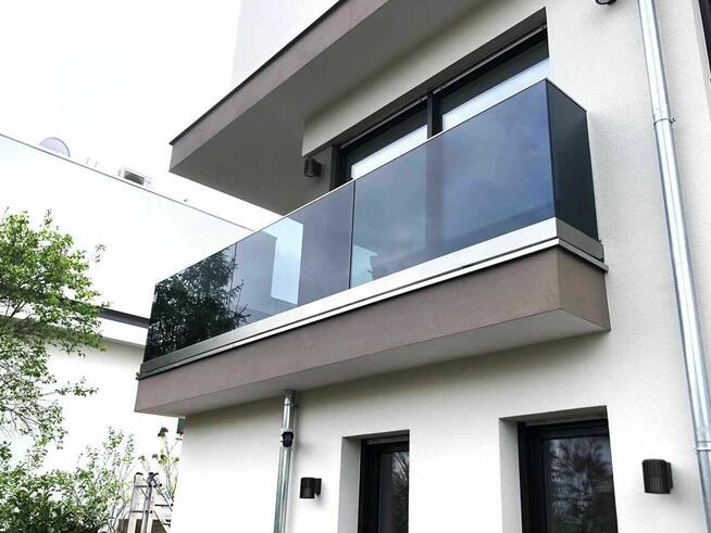 Balustrady, schody, zadaszenia ze stali nierdzewnej, szkło