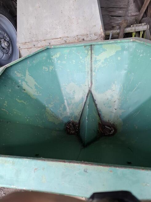 Sprzedam Rozsiewacz Amazone