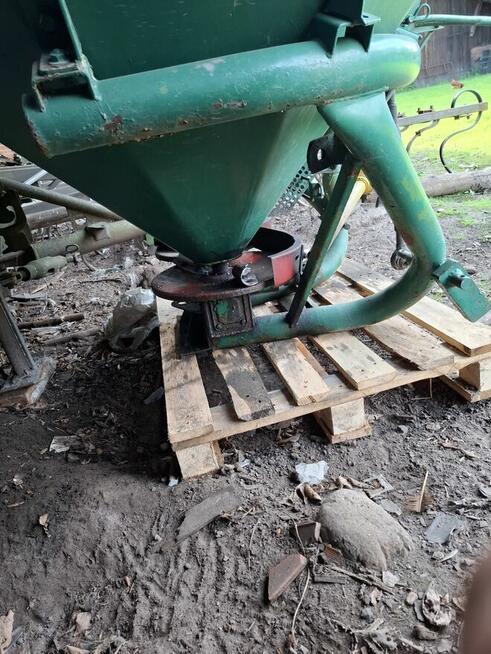 Sprzedam Rozsiewacz Amazone