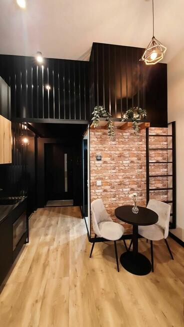 Balustrady, schody, zadaszenia ze stali nierdzewnej, szkło