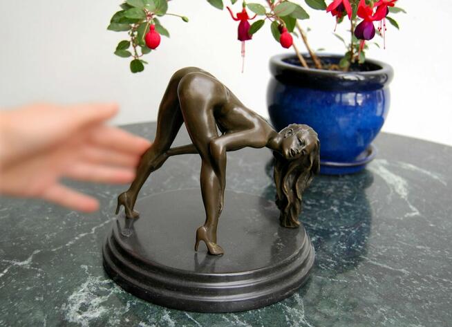 Naga kobieta akt erotyk rzeźba brąz Mavchi Francja vintage