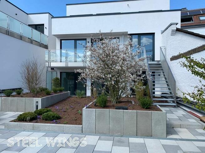 Balustrady, schody, zadaszenia, płoty ze stali nierdzewnej