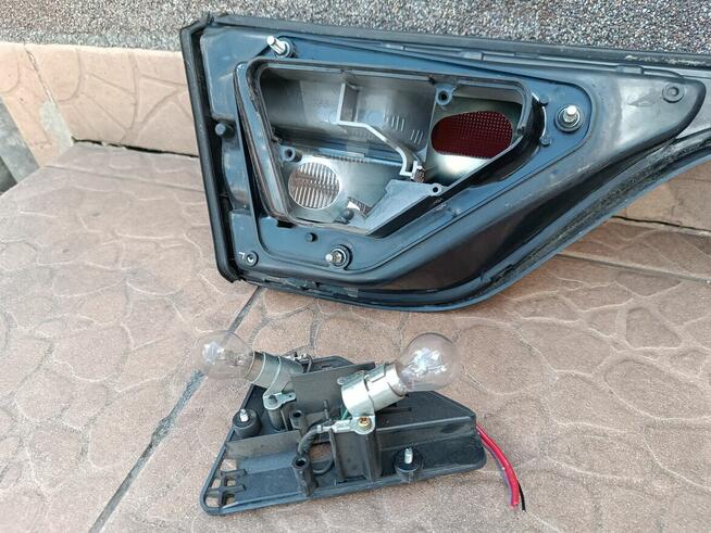 Mitsubishi Galant 7 VII 92-96 lampa tył blenda klapy sedan