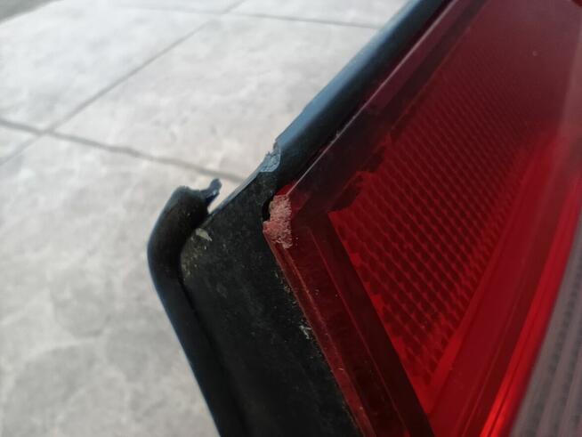 Mitsubishi Galant 7 VII 92-96 lampa tył blenda klapy sedan