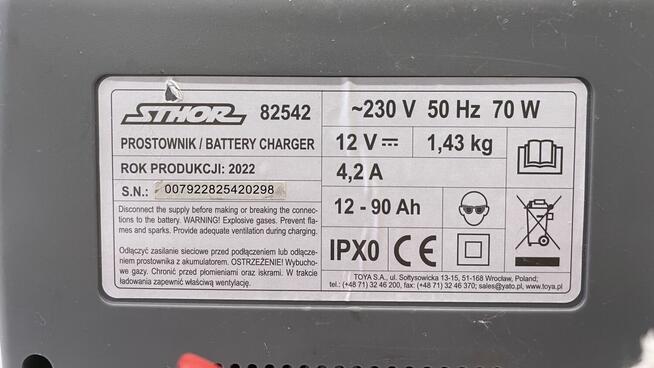 Prostownik Sthor 6/12 V 6 A 90 Ah