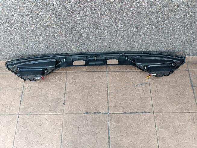 Mitsubishi Galant 7 VII 92-96 lampa tył blenda klapy sedan