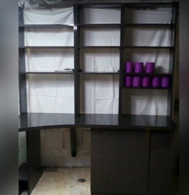 Biblioteczka z łóżkiem