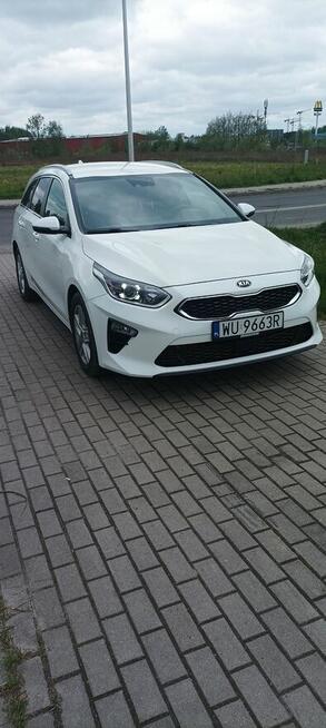 Wypożyczalnia samochodów aut mini vanów Warszawa.