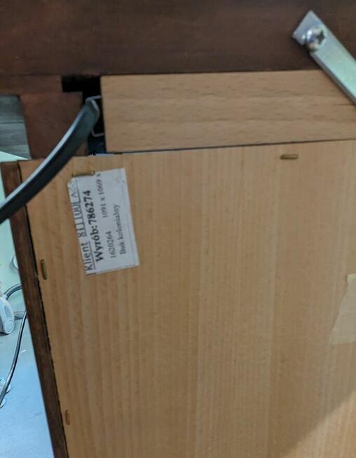 KREDENS KLOSE DUO z oświetleniem Drewniany Buk Kolonialny