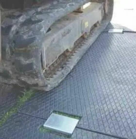 Podkłady maty ochronne pod stopy koparki dźwigu żurawia HDS