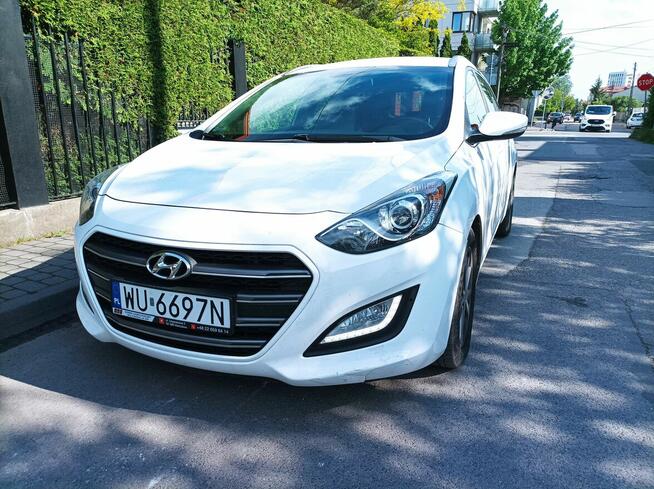 Wypożyczalnia samochodów aut mini vanów Warszawa.