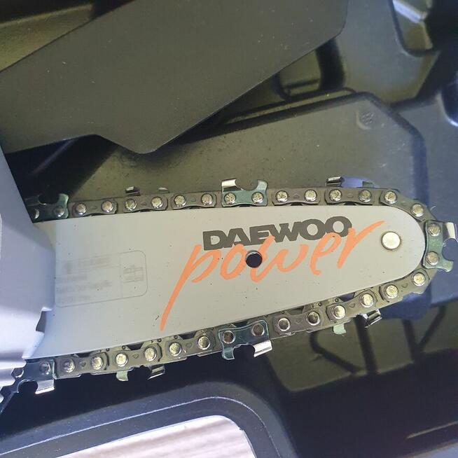 Nowa piła do drzewa akumulatorowa DAEWOO