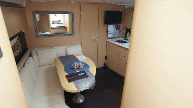 Jacht Motorowy Beneteau Monte Carlo 37 Open