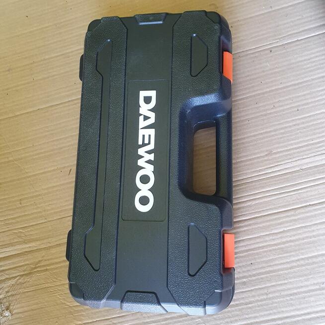 Nowa piła do drzewa akumulatorowa DAEWOO