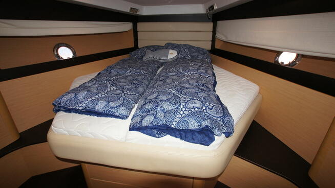 Jacht Motorowy Beneteau Monte Carlo 37 Open