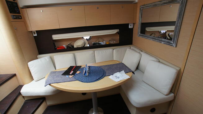 Jacht Motorowy Beneteau Monte Carlo 37 Open