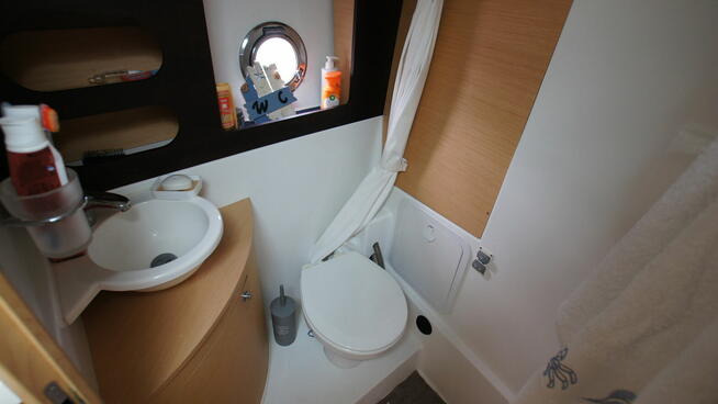 Jacht Motorowy Beneteau Monte Carlo 37 Open