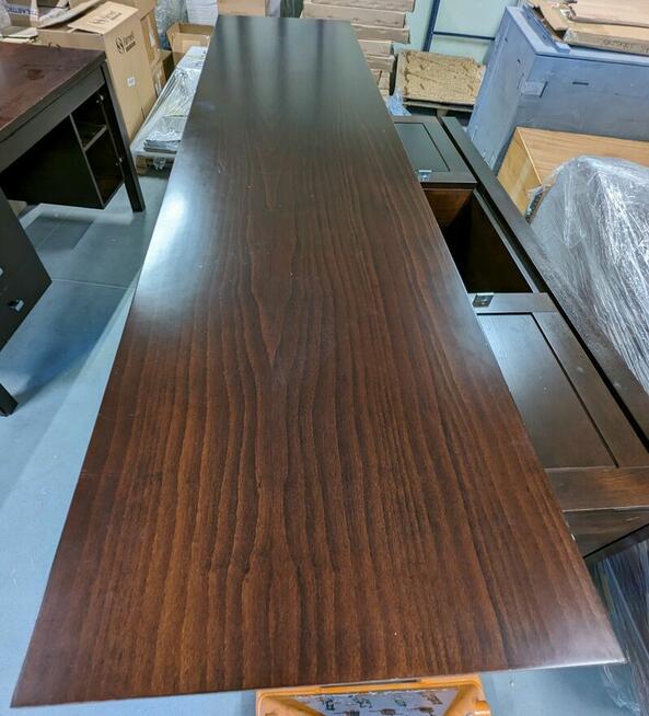 Szeroka komoda do salonu marki KLOSE