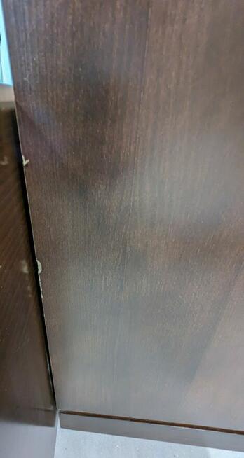 Szeroka komoda do salonu marki KLOSE