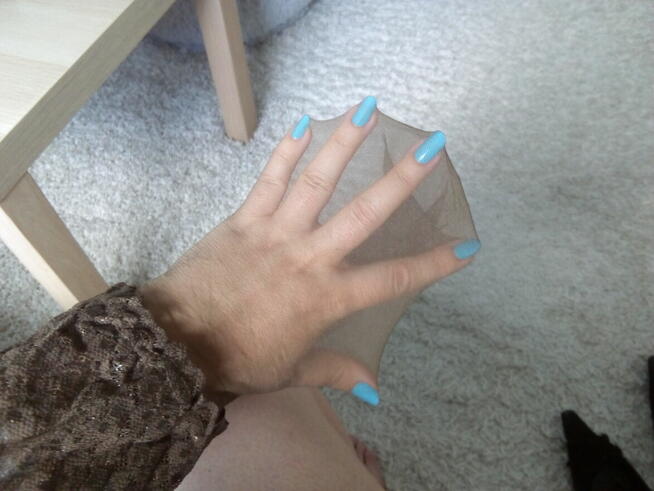 Brązowe pończochy z koronką3/4