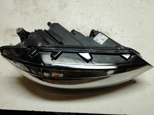 VW TOURAN II REFLEKTOR FULL LED 5TB941114A