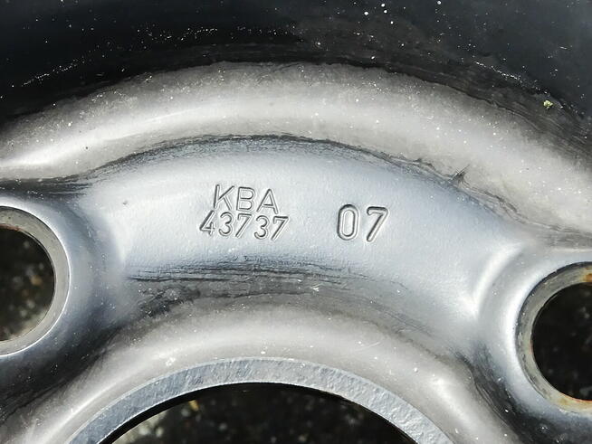 Felgi stalowe 6Jx15H2 ET37 4x108 osadzenie 57 mm.